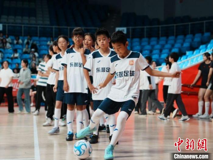 浙江省杭州市启动‘三大球’振兴行动 推动校园