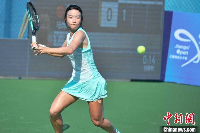 39岁兹沃纳列娃力克荷兰选手晋级次轮 朱琳爆冷