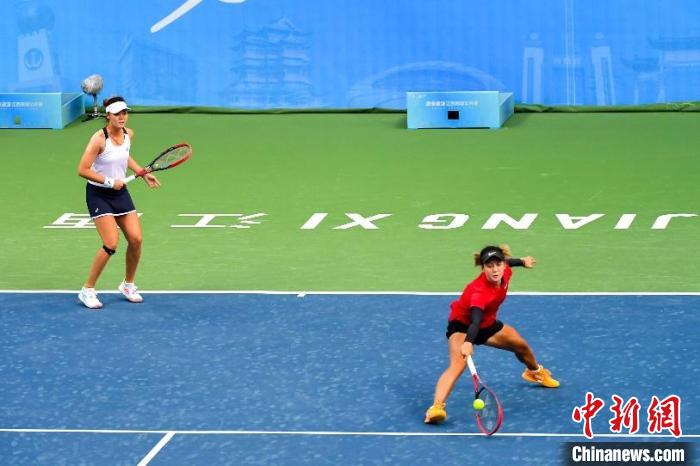 39岁兹沃纳列娃力克荷兰选手晋级次轮 朱琳爆冷