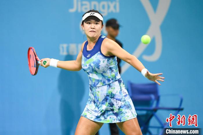 39岁兹沃纳列娃力克荷兰选手晋级次轮 朱琳爆冷