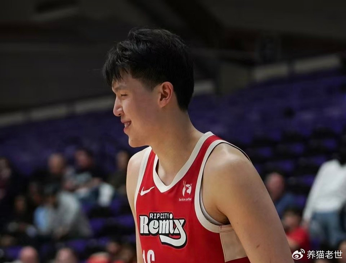 杨瀚森发展联盟单场31分创生涯新高 降维打击圣