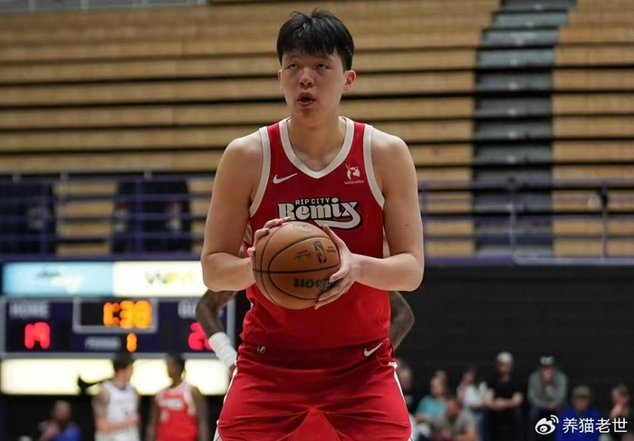 杨瀚森发展联盟单场31分创生涯新高 降维打击圣