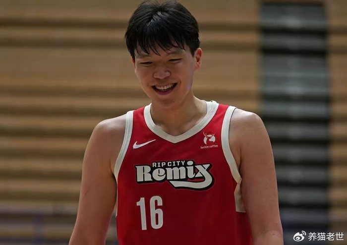 杨瀚森发展联盟单场31分创生涯新高 降维打击圣