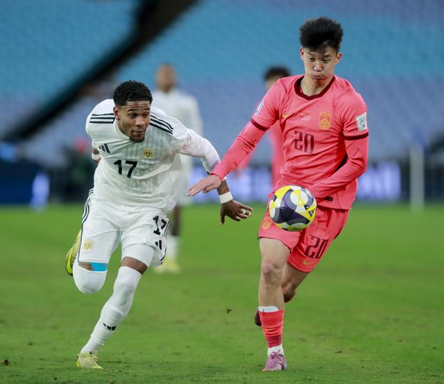 中国男足2-0完胜世界杯参赛队库拉索 邵佳一执教