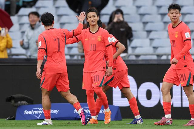 中国男足2-0完胜世界杯参赛队库拉索 邵佳一执教