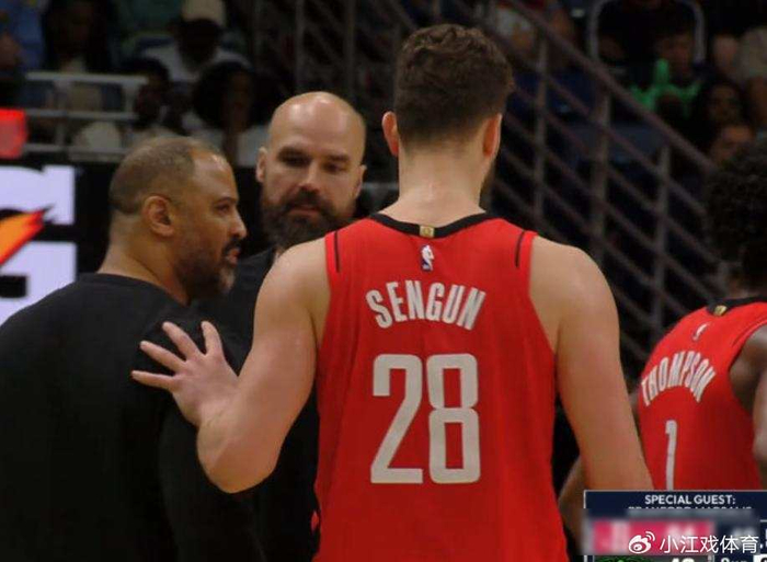 申京爆发扛起火箭进攻 胜利背后暴露阵容危机