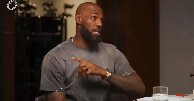 詹姆斯或降薪留湖人助三巨头争冠