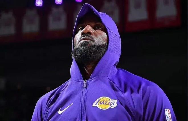 詹姆斯或降薪留湖人助三巨头争冠