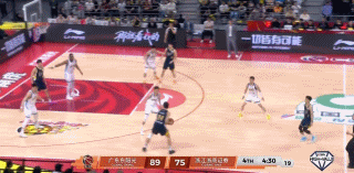 广东男篮大胜广厦杜润旺低迷引球迷不满