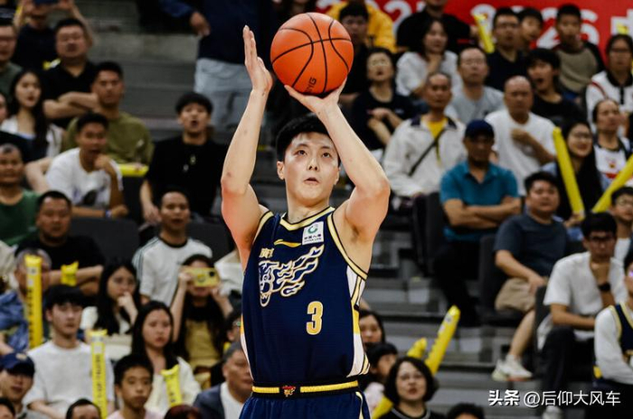 广东男篮大胜广厦杜润旺低迷引球迷不满