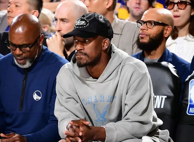 勇士史诗级逆转快船 库里格林联手缔造经典战役