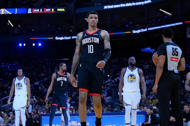 火箭险胜勇士史密斯23+9助球队六连胜