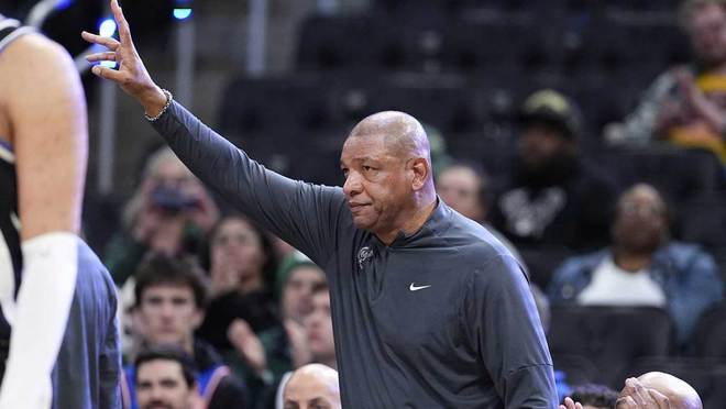 雄鹿奇才争夺泰勒·詹金斯帅位引热议